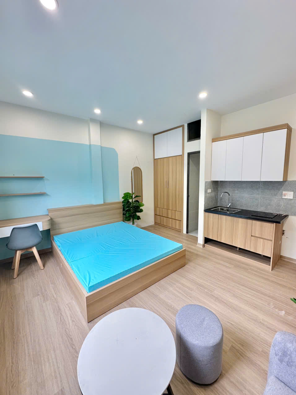 R301 Studio GHTN22